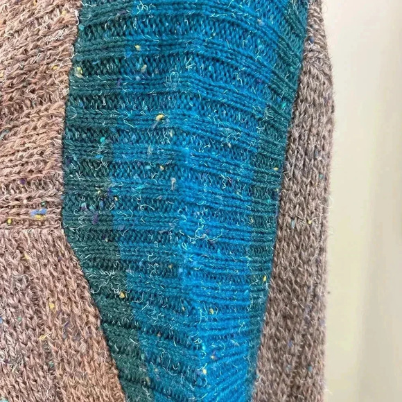 VTG Chunky Knit Brown Sweater with Teal Shoulder Panels Cozy Wool Blend Pullover - Picture 8 of 8